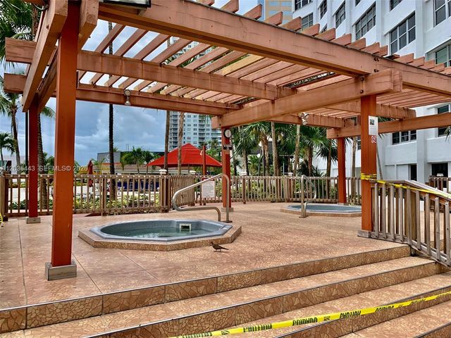 801 Brickell Bay Drive 1469, Miami, FL 33131