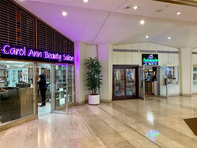 801 Brickell Bay Drive 1469, Miami, FL 33131