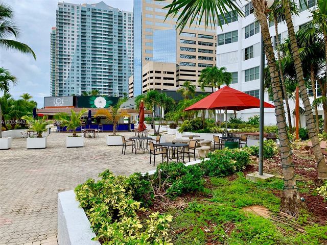 801 Brickell Bay Drive 1469, Miami, FL 33131