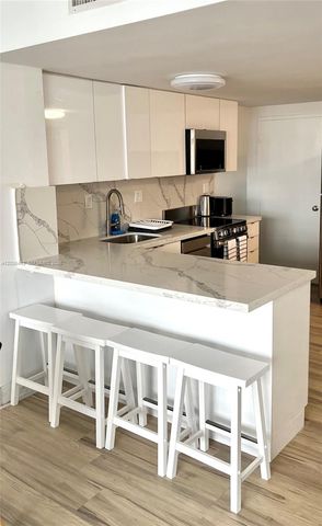801 Brickell Bay Drive 1469, Miami, FL 33131