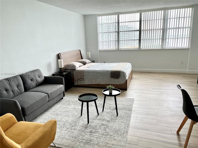 801 Brickell Bay Drive 1469, Miami, FL 33131