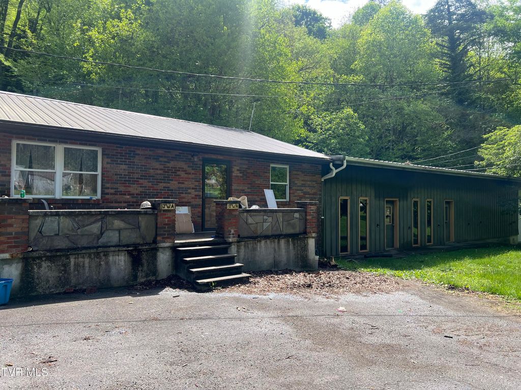 6430 Hoot Owl Hollow Road, Norton, VA 24273