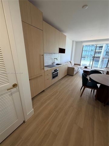 90 NE 32nd St 706, Miami, FL 33137
