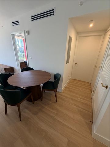90 NE 32nd St 706, Miami, FL 33137