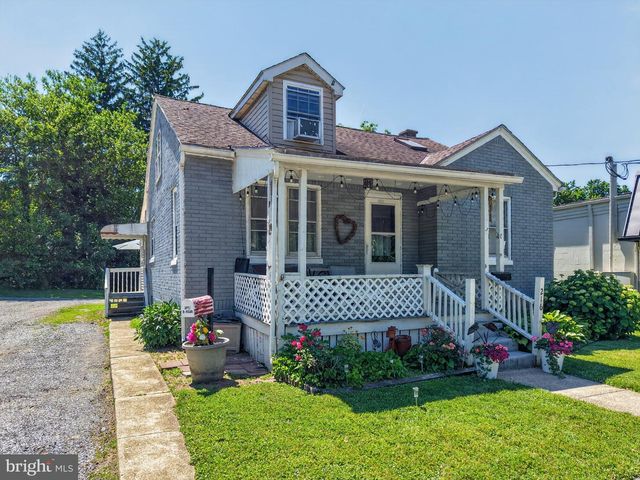 216 W FULTON ST, Ephrata, PA 17522