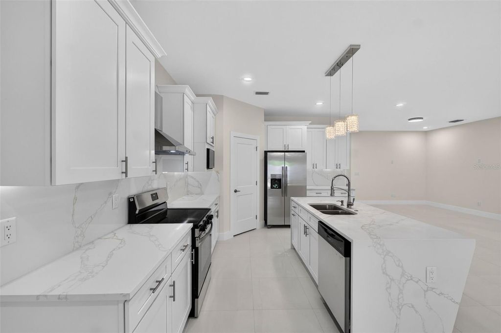 Image 20 of property listing at 1603 WRIGHT DRIVE, Lakeland, FL 33805