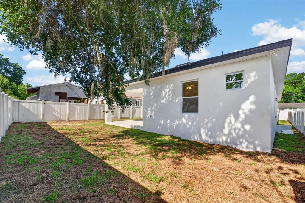 Image 64 of property listing at 1603 WRIGHT DRIVE, Lakeland, FL 33805