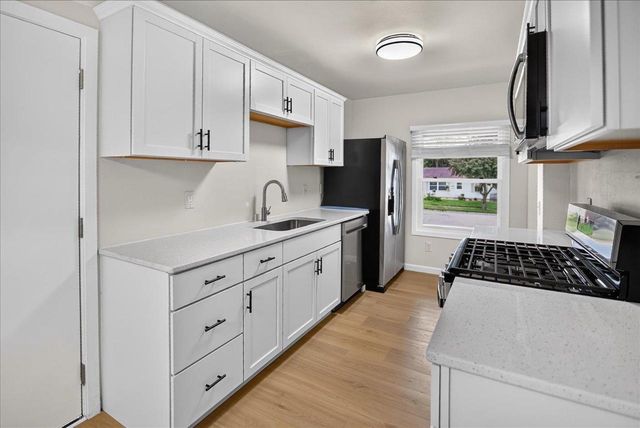 525 Berry Street, Stoughton, WI 53589