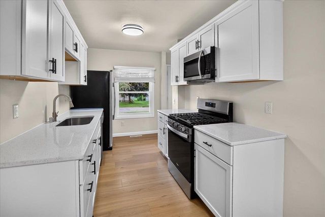 525 Berry Street, Stoughton, WI 53589