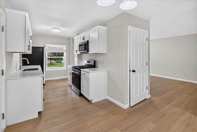 525 Berry Street, Stoughton, WI 53589