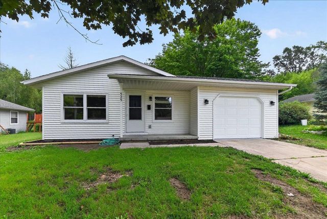 525 Berry Street, Stoughton, WI 53589