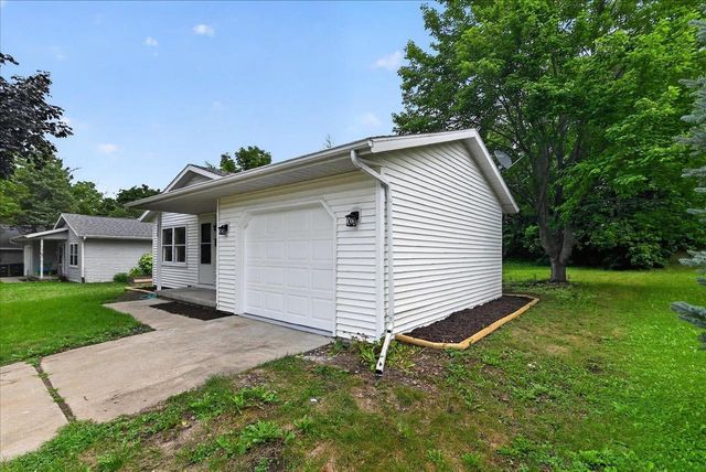 525 Berry Street, Stoughton, WI 53589
