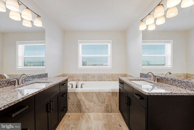 14580 LAKESTONE DR, Chantilly, VA 20151