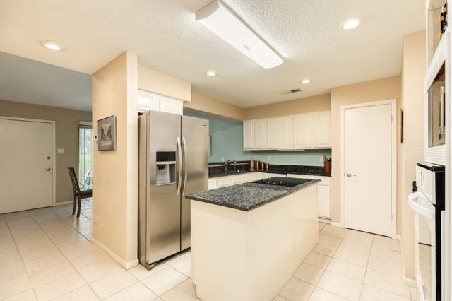 1808 Veranda Drive, West Columbia, TX 77486