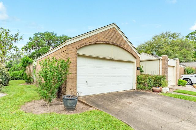1808 Veranda Drive, West Columbia, TX 77486