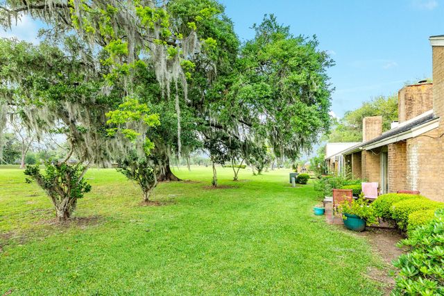 1808 Veranda Drive, West Columbia, TX 77486