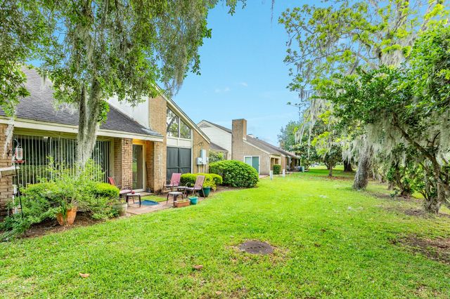 1808 Veranda Drive, West Columbia, TX 77486