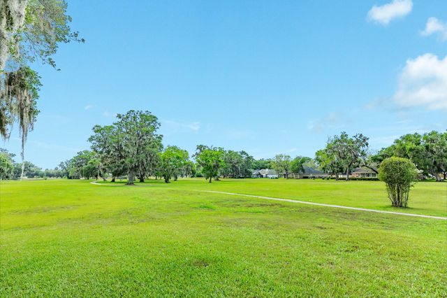 1808 Veranda Drive, West Columbia, TX 77486