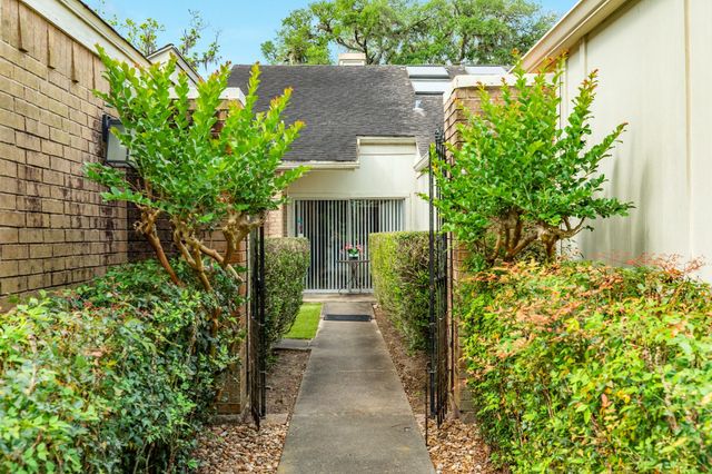 1808 Veranda Drive, West Columbia, TX 77486