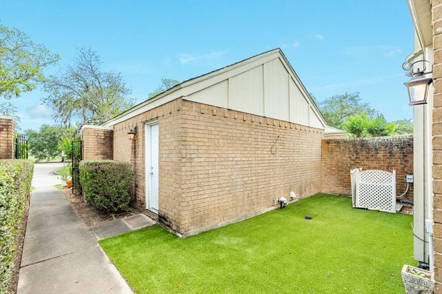 1808 Veranda Drive, West Columbia, TX 77486