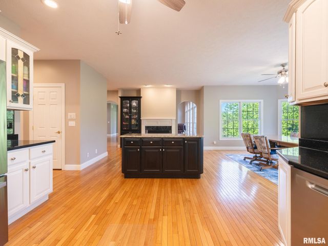 4928 N DEERMEADOW Drive, Peoria, IL 61615