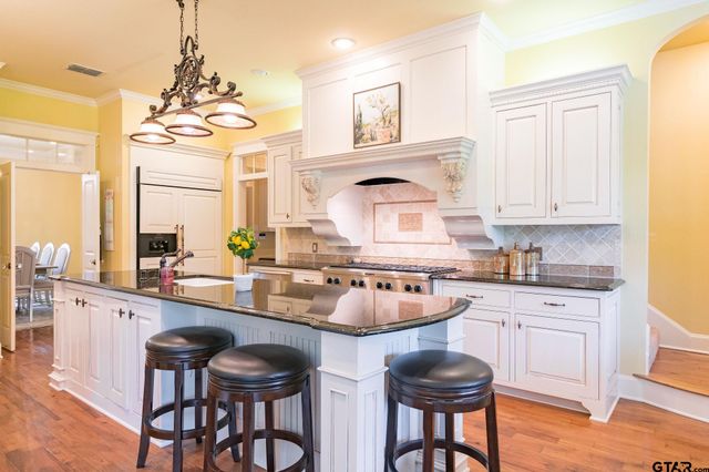 902 E South Street, Lindale, TX 75771