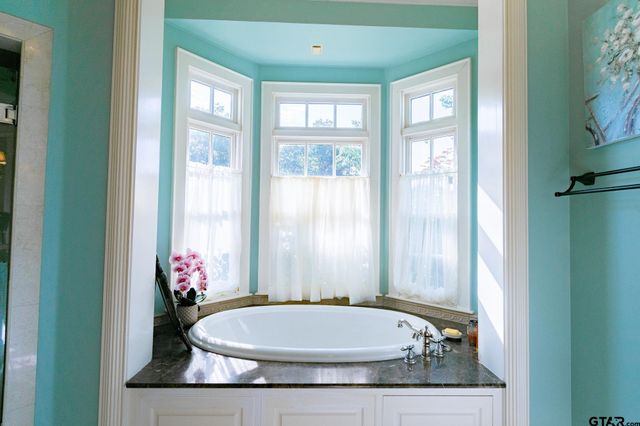 902 E South Street, Lindale, TX 75771