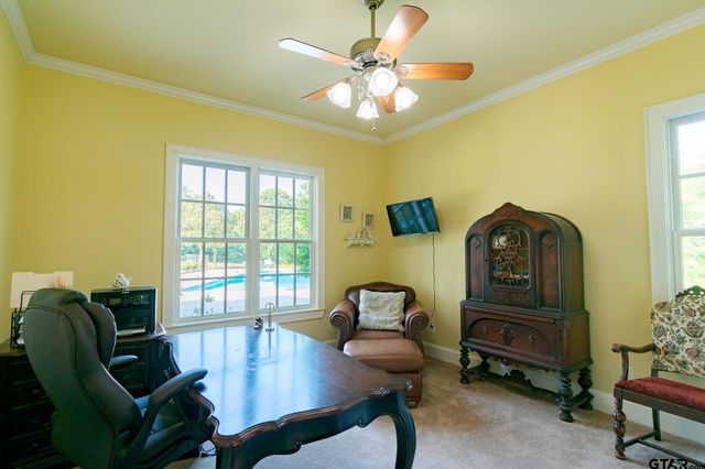 902 E South Street, Lindale, TX 75771