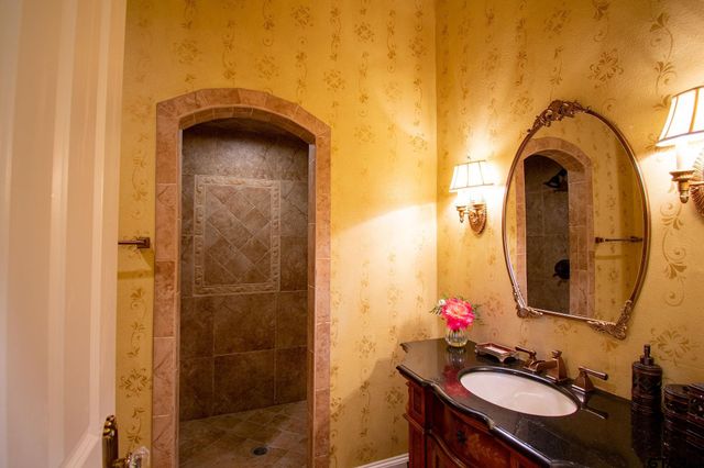 902 E South Street, Lindale, TX 75771