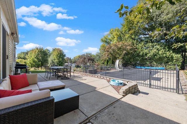 504 Rawlins DRIVE, Waukesha, WI 53188