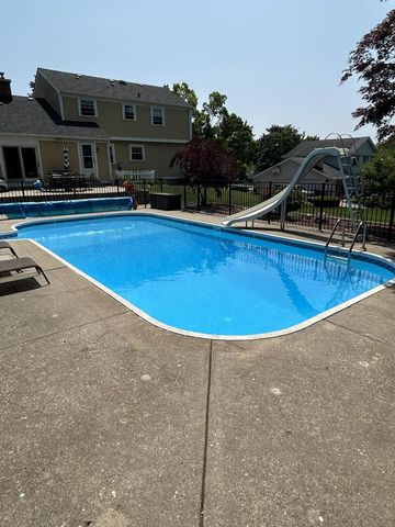 504 Rawlins DRIVE, Waukesha, WI 53188