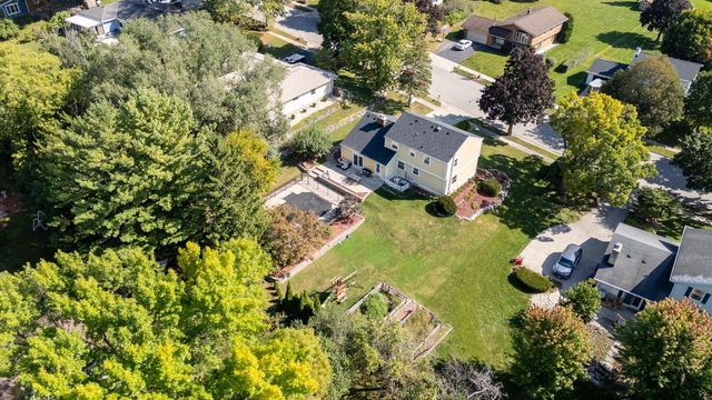 504 Rawlins DRIVE, Waukesha, WI 53188