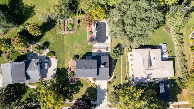 504 Rawlins DRIVE, Waukesha, WI 53188