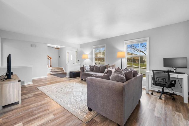 504 Rawlins DRIVE, Waukesha, WI 53188