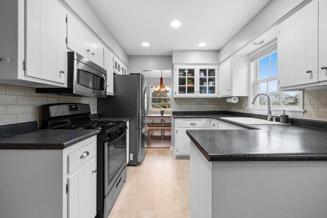 504 Rawlins DRIVE, Waukesha, WI 53188