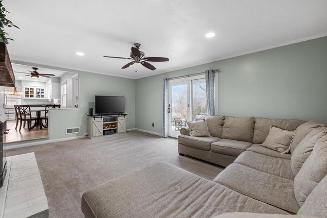 504 Rawlins DRIVE, Waukesha, WI 53188