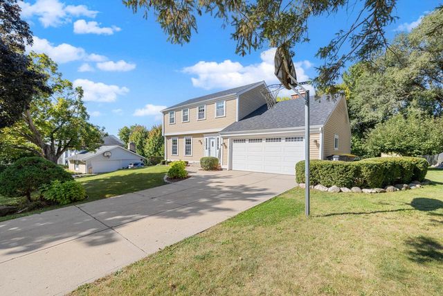 504 Rawlins DRIVE, Waukesha, WI 53188