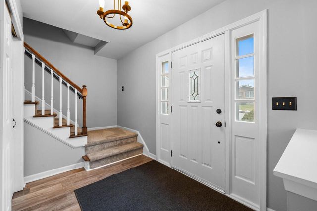 504 Rawlins DRIVE, Waukesha, WI 53188