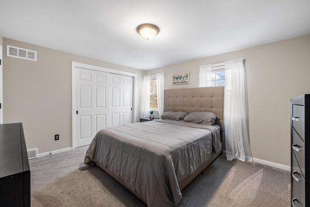 504 Rawlins DRIVE, Waukesha, WI 53188