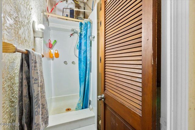 36 Main Street, Amsterdam, NY 12010