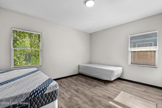 3205 W Broadway, Louisville, KY 40211