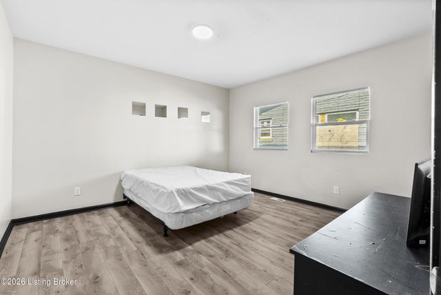 3205 W Broadway, Louisville, KY 40211