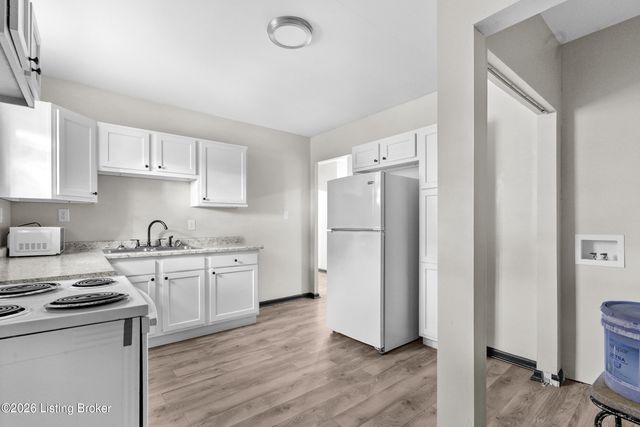 3205 W Broadway, Louisville, KY 40211