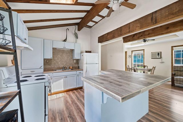 11158 Quinlan North Lake Drive, Conroe, TX 77303