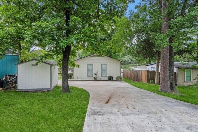 11158 Quinlan North Lake Drive, Conroe, TX 77303
