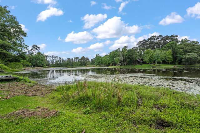 11158 Quinlan North Lake Drive, Conroe, TX 77303