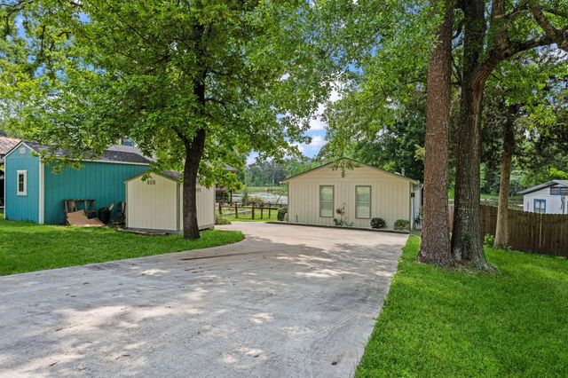 11158 Quinlan North Lake Drive, Conroe, TX 77303