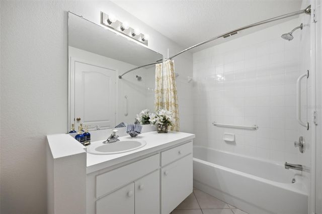 5240 GATO DEL SOL CIRCLE, Wesley Chapel, FL 33544