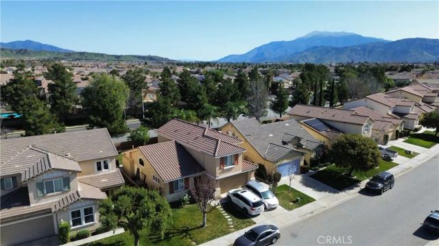 1064 Queen Annes Lane, Beaumont, CA 92223