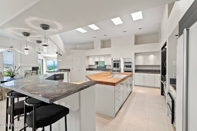 3211 E Blossom Dancer Lane, Tucson, AZ 85718